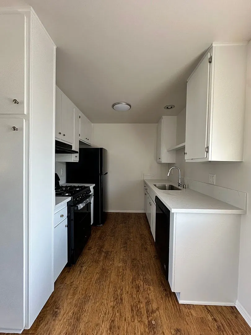 Del Rio Place apts — Photo 2