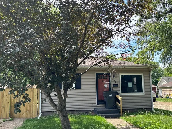 1425 S 6th St, Pekin, IL 61554