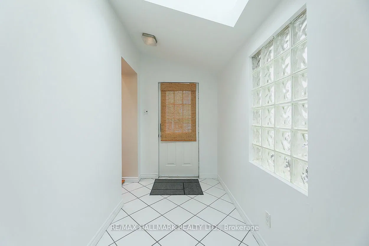 3 bed, $3,790 — Photo 4