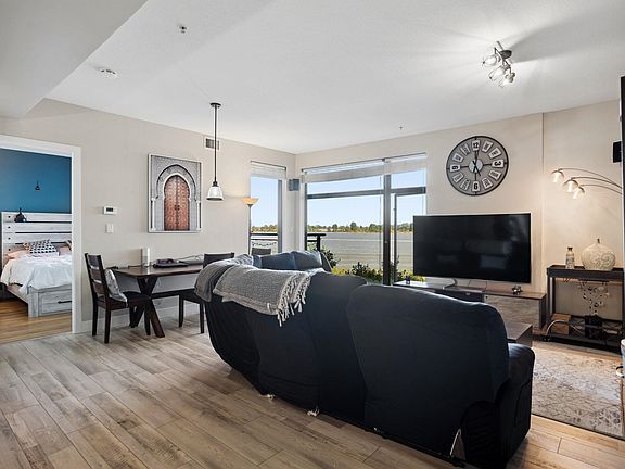 5th image of 14300 Riverport Way #201