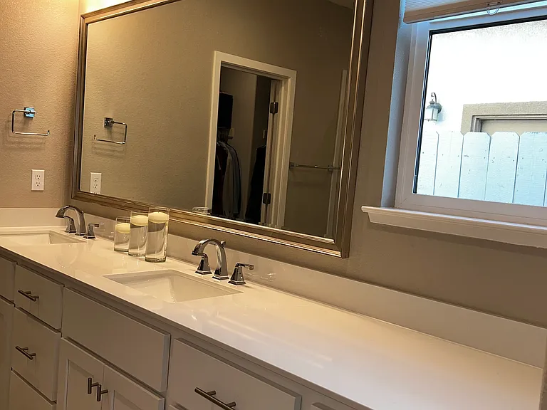 Radiance Ln — Photo 34