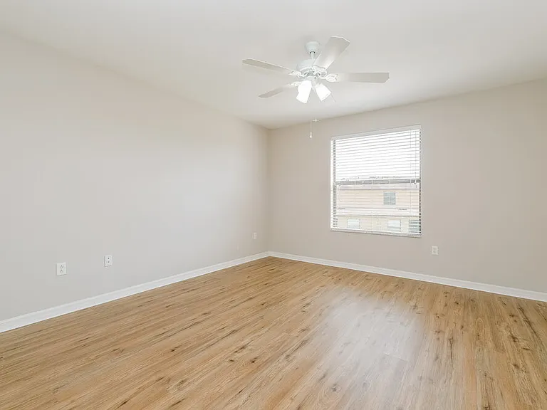 2438 Hibiscus Bay Ln — Photo 13