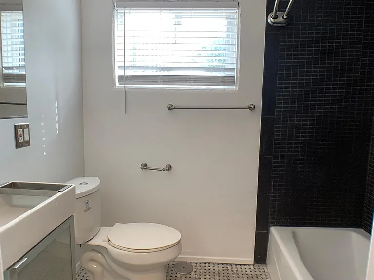 1316 Lemoyne St #20 — Photo 9