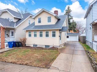 1427 Gridley St, Lakewood, OH 44107