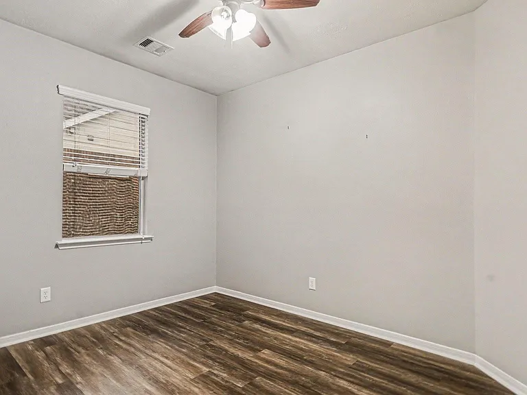 8410 Piping Rock St — Photo 16