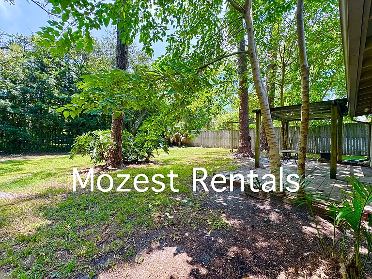 1736 Davidson St — Photo 4