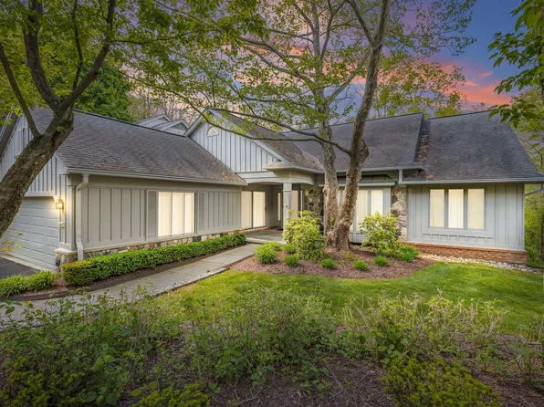 4921 Fairway Ridge Cir #1, West Bloomfield, MI 48323