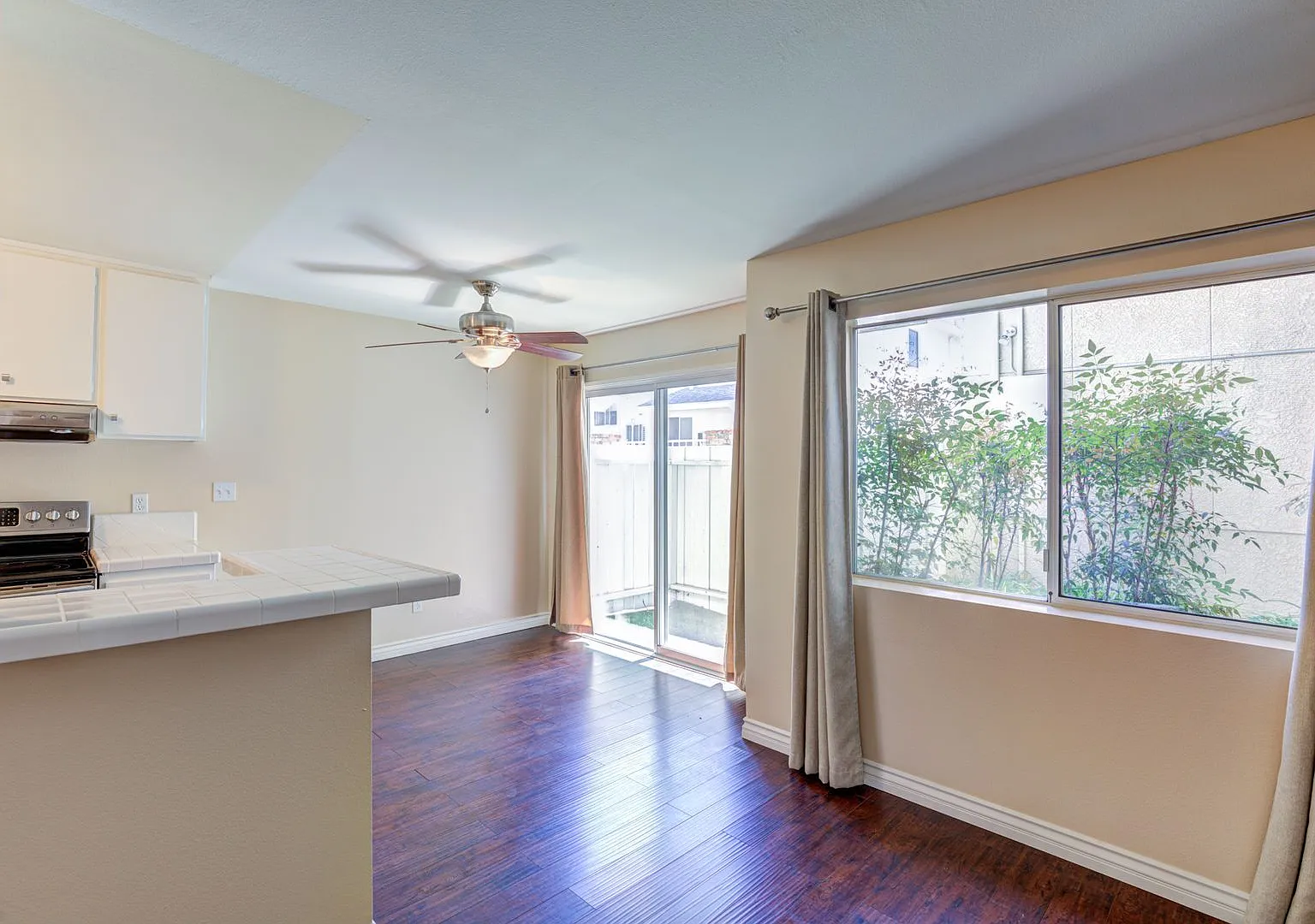 Willis Avenue Condos — Photo 4