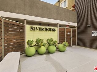 2976 Ripple Pl #104, Los Angeles, CA 90039