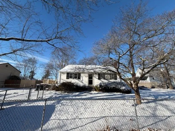 13 Barry St, Brockton, MA 02302