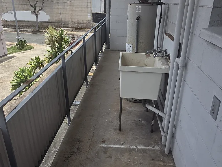 1270 Elm St #9 — Photo 9