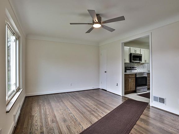 5th image of 1758 Marquette Ave