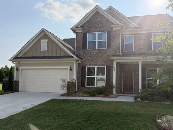718 Fairway Dr, Acworth, GA 30101