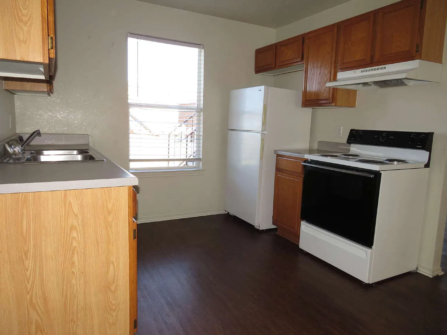 2 bed, 1.0 bath, 795 sqft, $650 — Photo 3