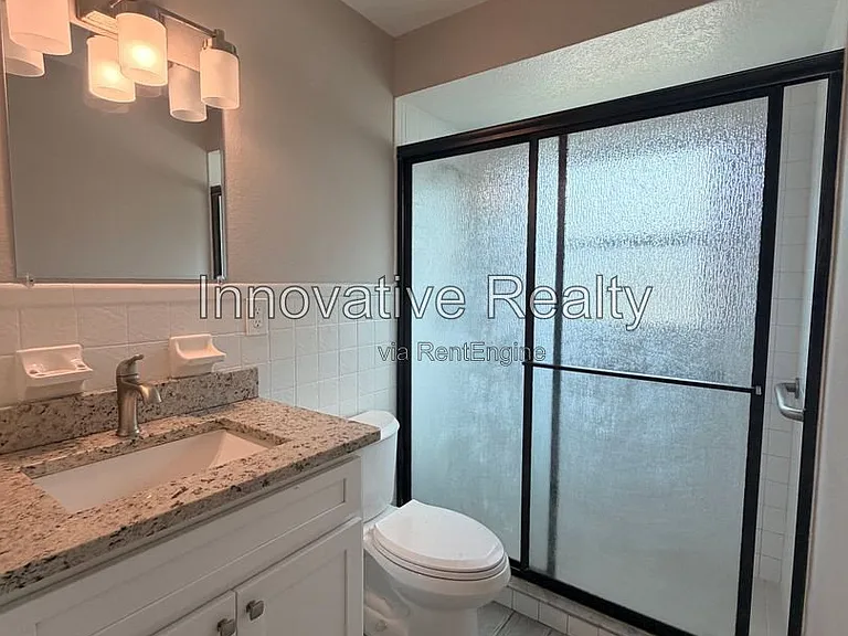 144 N Park Ave — Photo 25