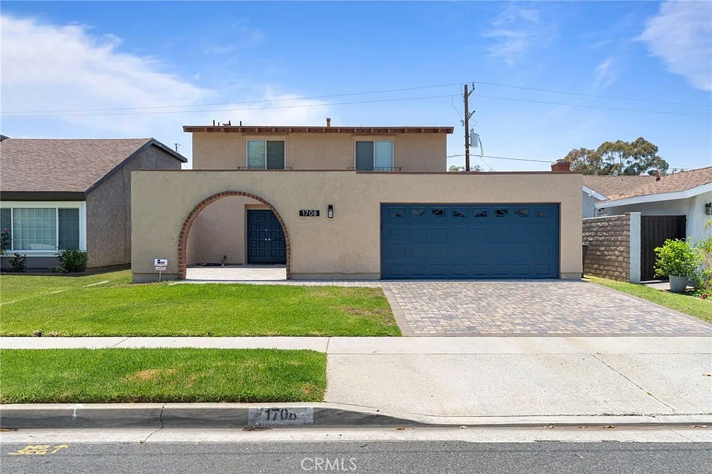 4 bed, 1822 sqft, $4,995 — Photo 1
