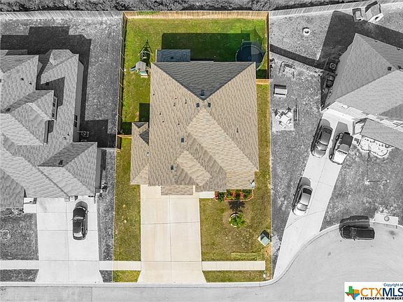 5th image of 1221 Hogg Ct