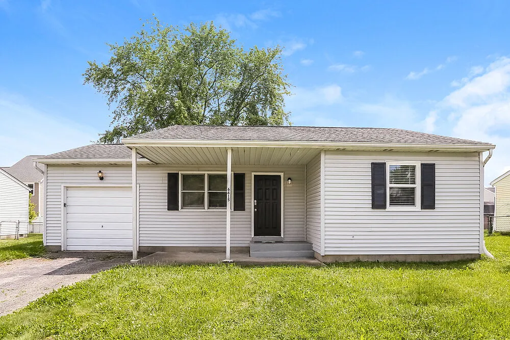 3 bed, 1.0 bath, 952 sqft, $1,840 — Photo 1