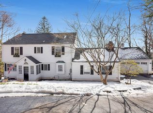 215 Sycamore Ter, Stamford, CT 06902