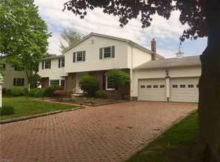 2915 Palmarie Dr, Poland, OH