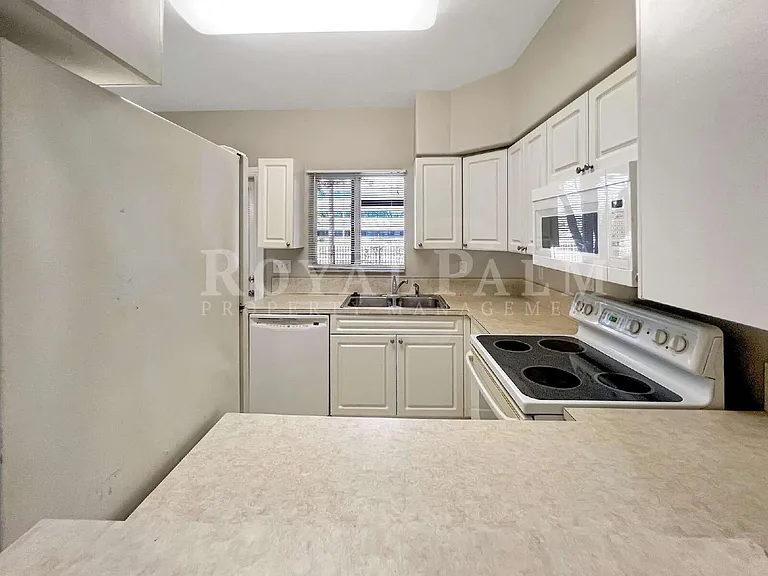 4172 Castilla Cir #105 — Photo 9