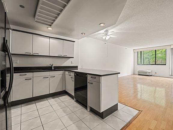 3rd image of 50 E Hartsdale Ave APT 2R
