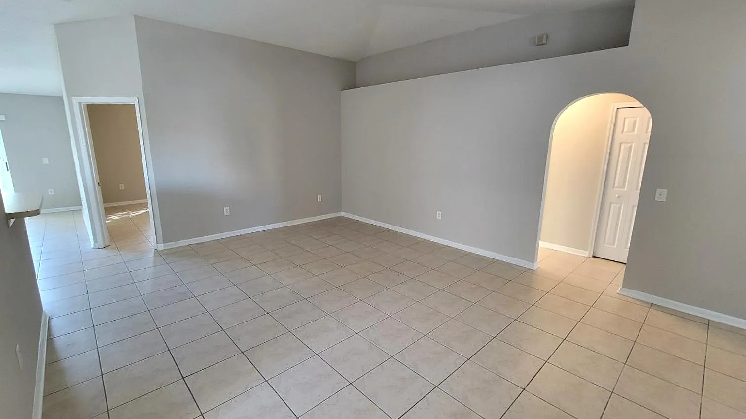 2944 Noah Cir — Photo 3