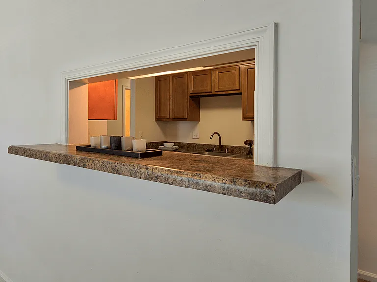 Bridgeport Apartments — Photo 18