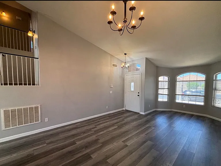 12523 W Roanoke Ave — Photo 2