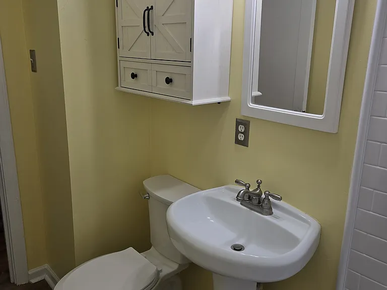 1115 Stewart Dr — Photo 12