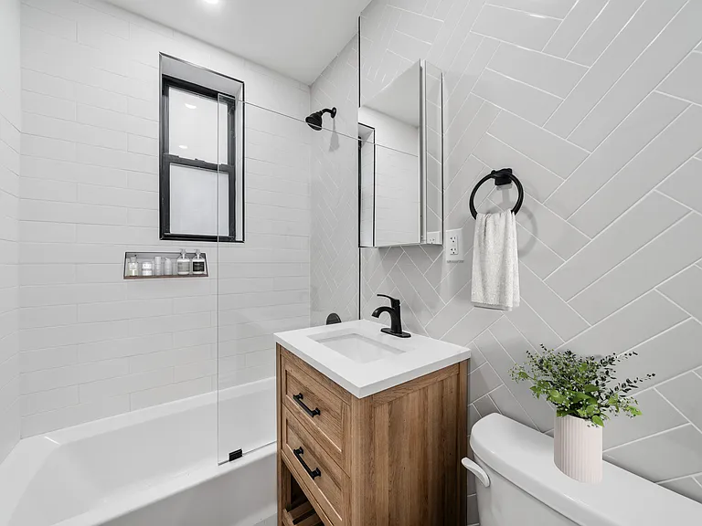 312 Manhattan Ave #5J — Photo 5