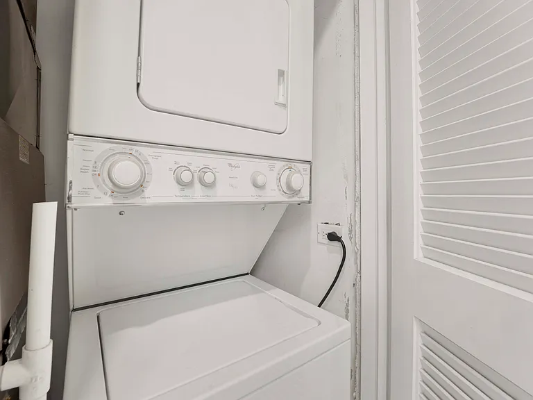 2143 N Western Ave #2R — Photo 12