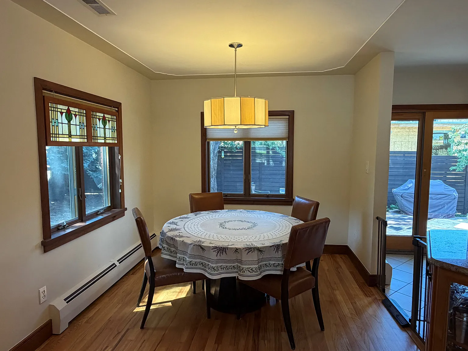 4 bed, 2352 sqft, $5,495 — Photo 3