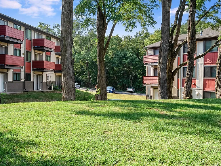 Applewood At The Cove Apartments — Photo 22