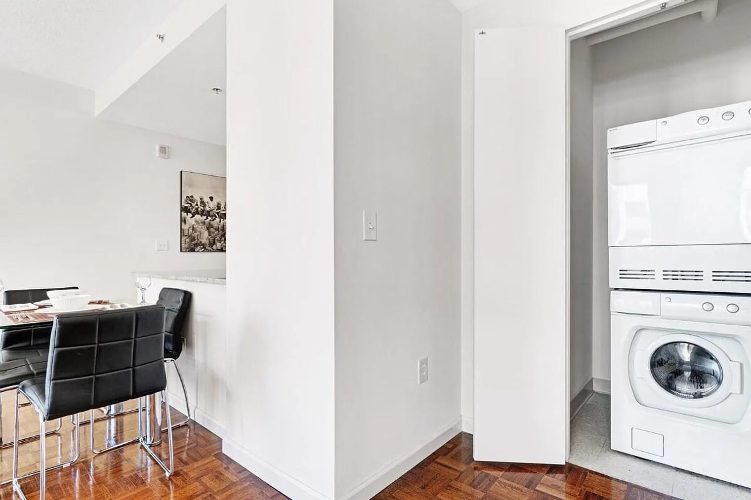 1 bed, 1.0 bath, 764 sqft, $7,739 — Photo 4