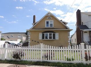 34 Grand Ave, Freeport, NY 11520