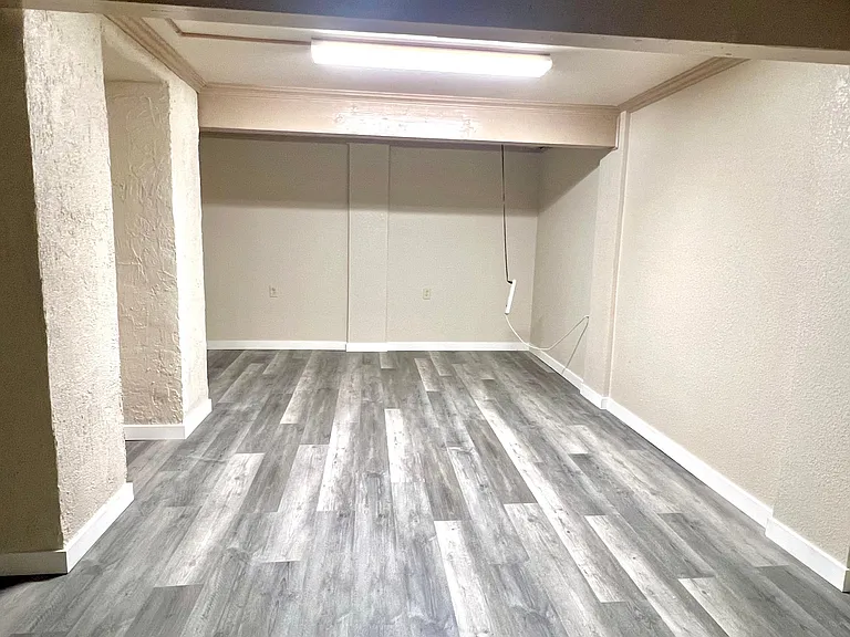 2215 S Castle Way — Photo 19