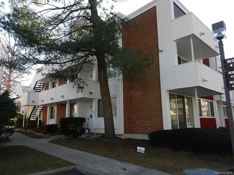 1st image of 614 Colony Dr #614