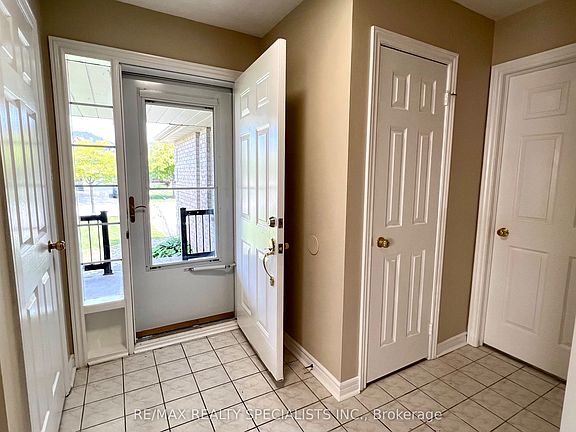 5th image of 5 Russell Hill Dr