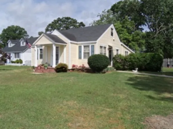 134 S Fairview Cir, Tarboro, NC 27886