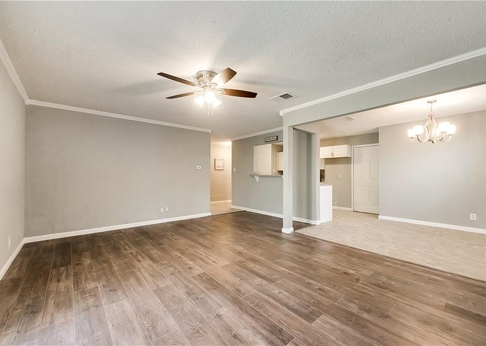 1st image of 3225 Oak Timber Dr