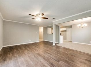 3225 Oak Timber Dr, Forest Hill, TX 76119