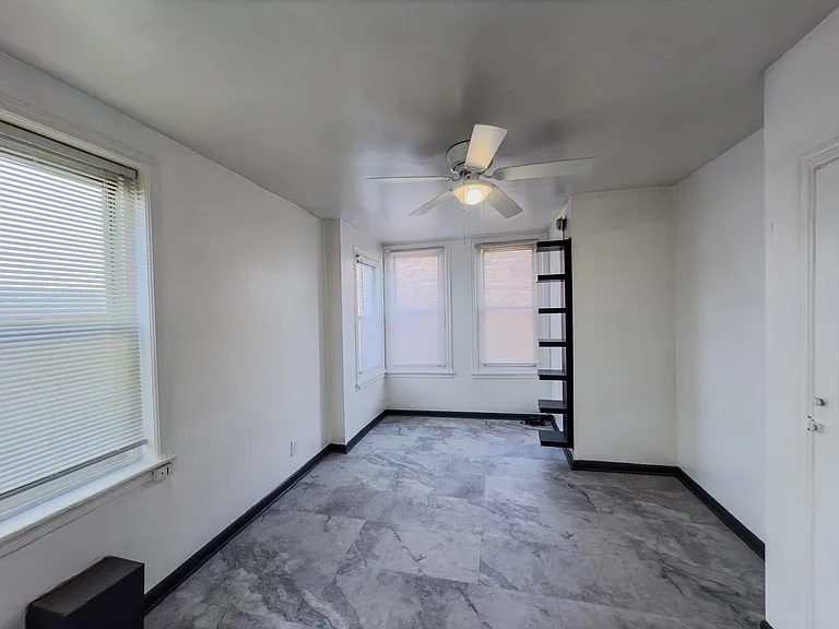 903 Belmont Ave #3 — Photo 2