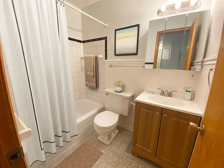624 4th Ave SE #11 — Photo 8