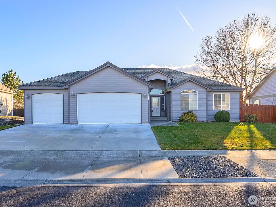 1st image of 225 E Inglewood Drive