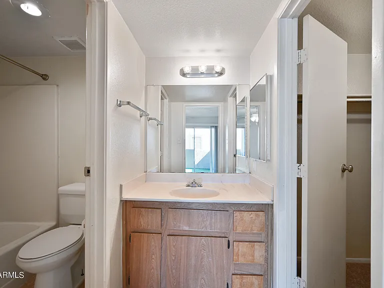 4410 N Longview Ave #217 — Photo 9