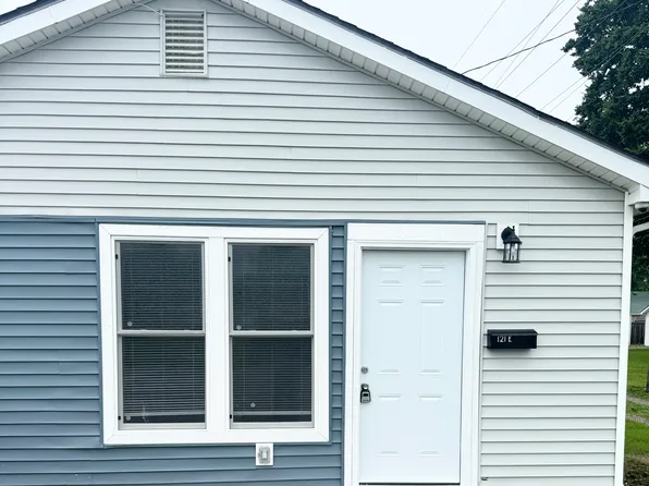 121 Oak St #E, Columbus, IN 47201