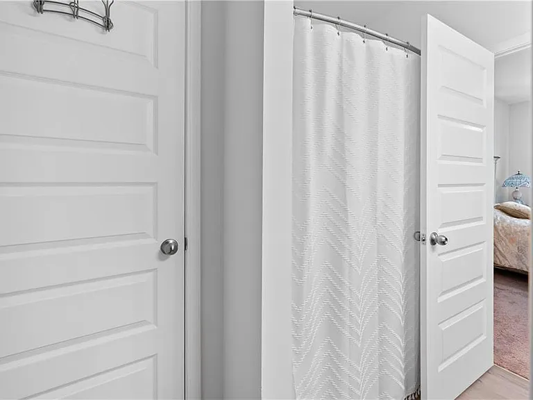 229 Dupont Dr — Photo 16