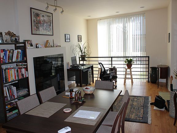 3rd image of 2430 W Cortland St #3