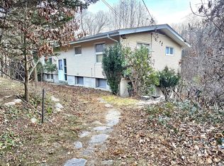1089 Storrs Rd, Mansfield, CT 06268